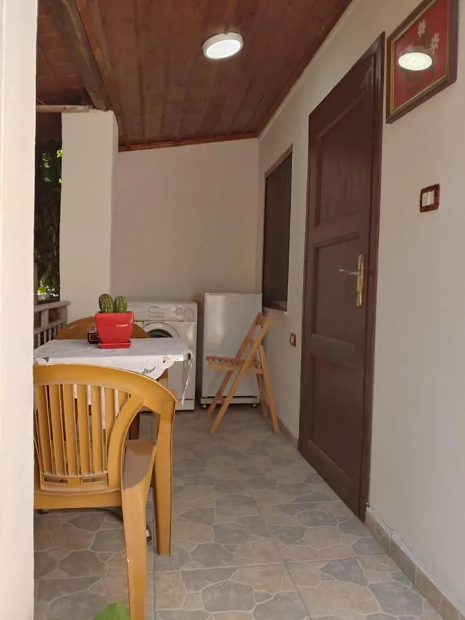 Tomor Shehu Guest House Berat 0*,