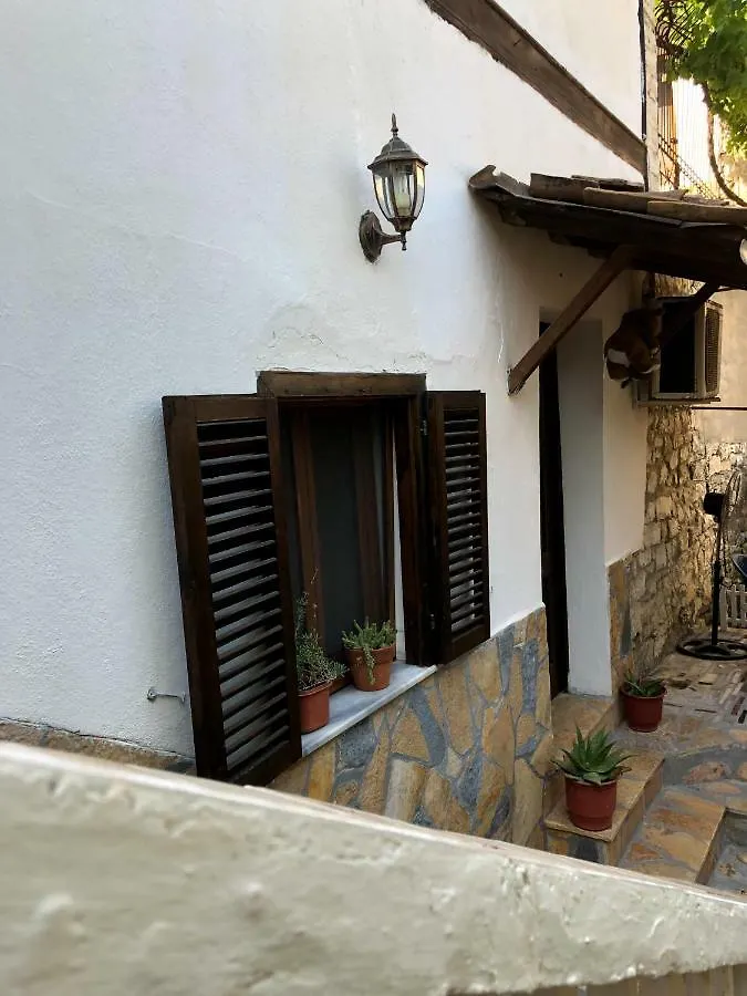 Tomor Shehu Guest House Berat 0*,  Albania