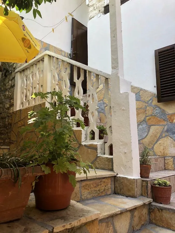 Tomor Shehu Guest House Berat Albania
