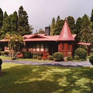 Village Estates Couette-café Volcano